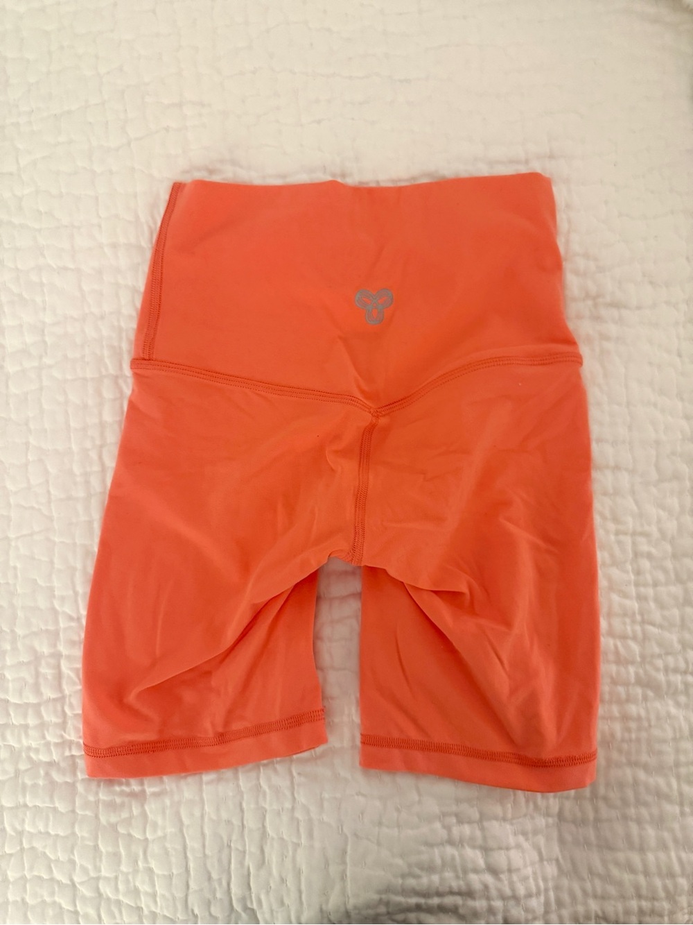 TNA neon orange Butter Cheeky Infinite High Rise Shorts 7" sz XS - Picture 2 of 3